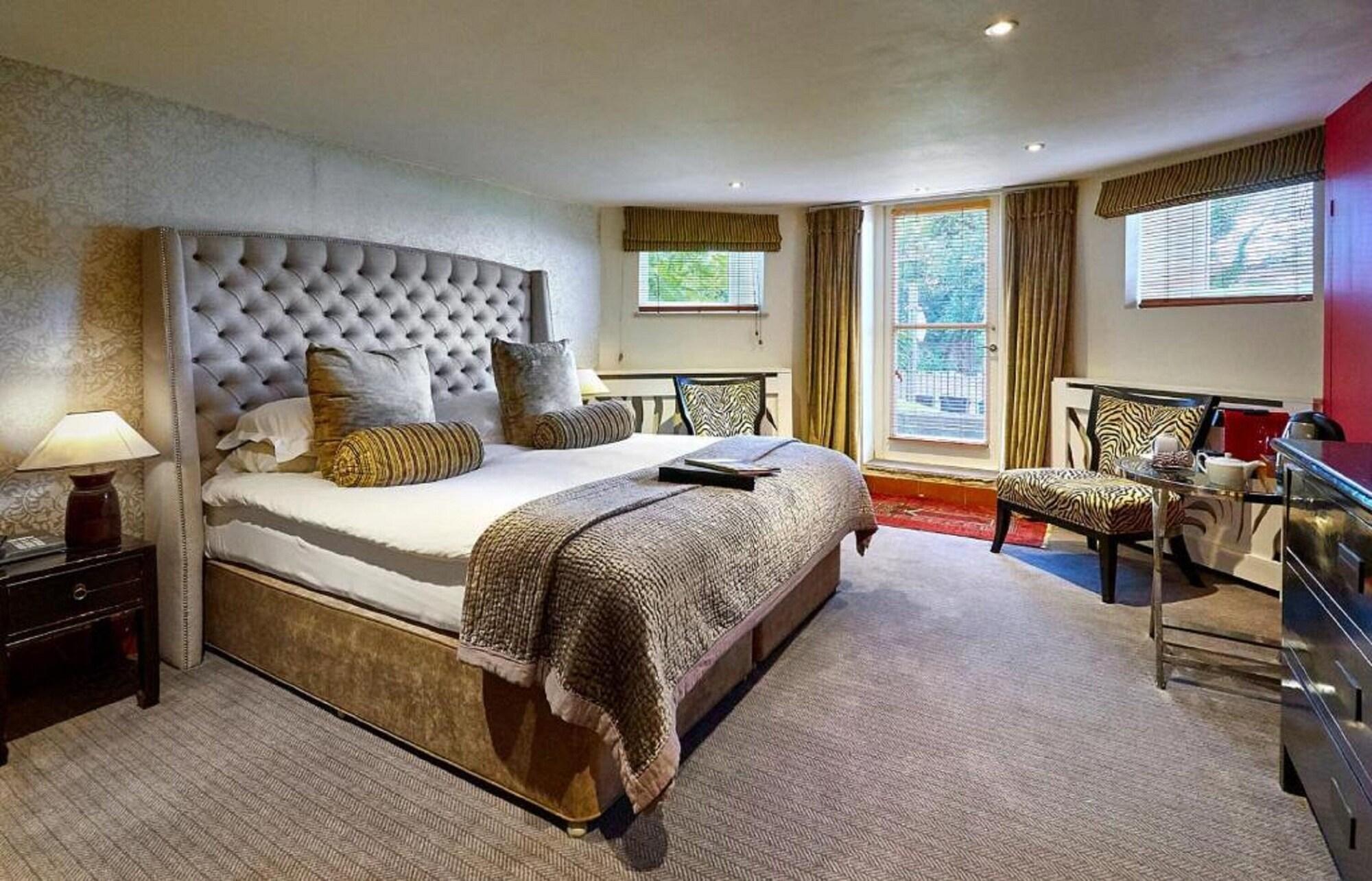 Dorian House Boutique B&B - Free Parking! Бат Екстериор снимка A bedroom at The Grove